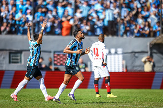Reinaldo segue como titular da lateral-esquerda no Grêmio. (Foto: Lucas Uebel / Grêmio FBPA)