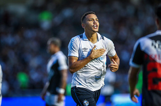 Gustavo Martins é muito desejado pelo futebol europeu. (Foto: Lucas Uebel / Grêmio FBPA)