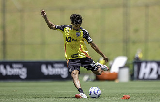 Com a ausência de Hulk, Gustavo Scarpa é a grande referência técnica do Atlético-MG. (Foto: Paulo Henrique França / Atlético-MG)